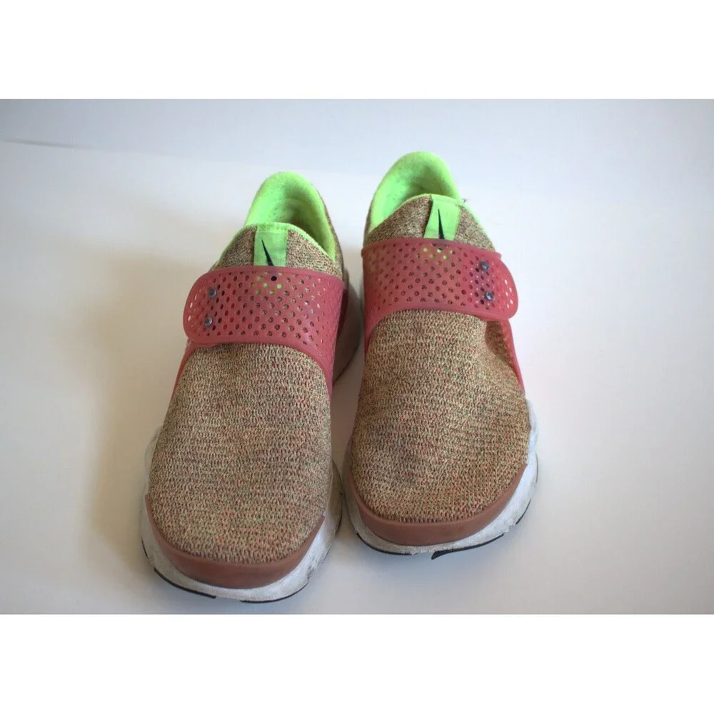 NIKE Sock Dart Ghost Green/Watermelon Multicolor Women's Size‎ 10